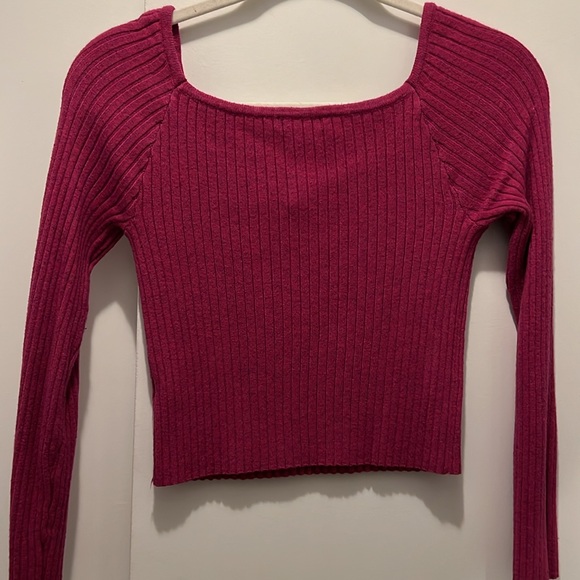 WILD FABLE • SWEATER • SMALL - Picture 3 of 3